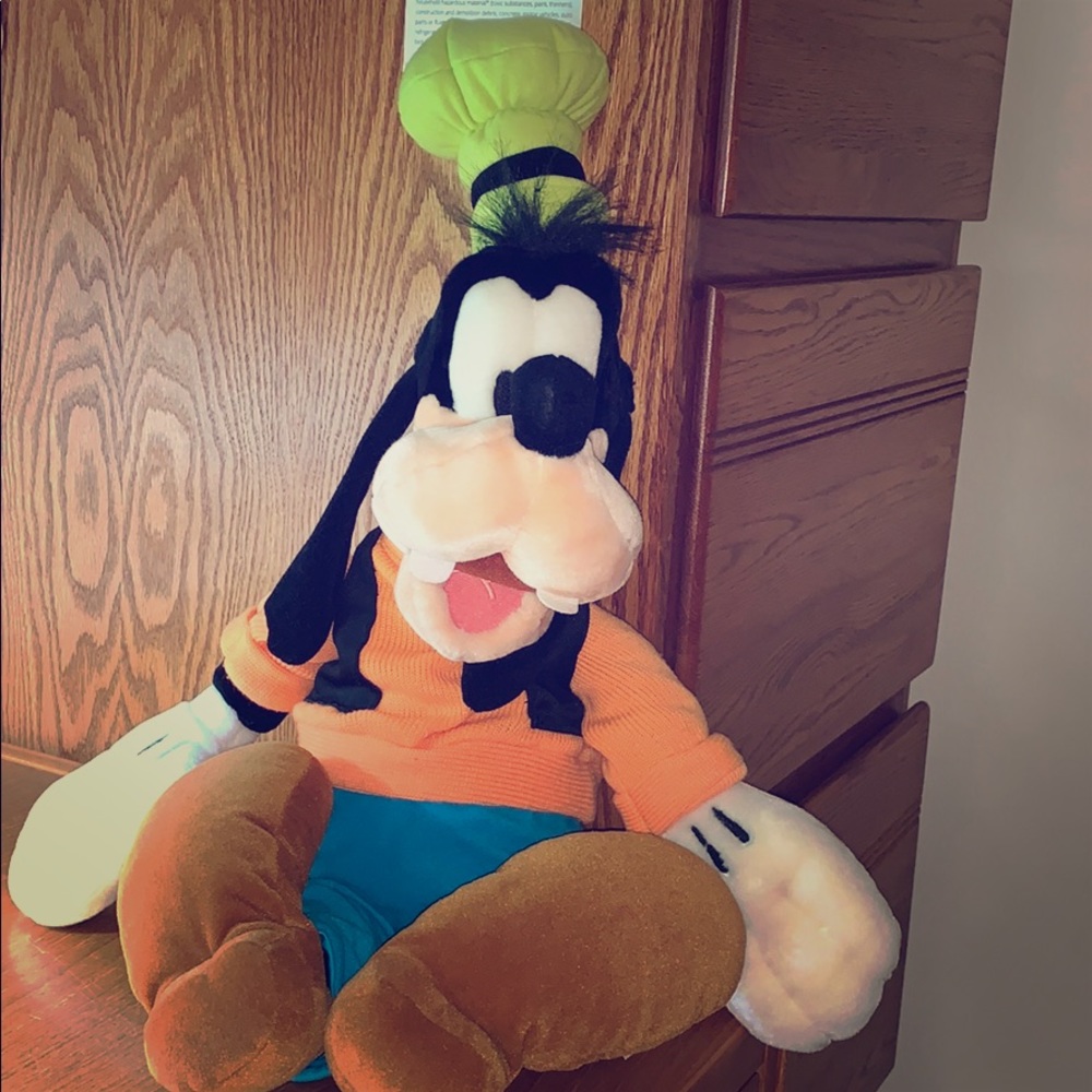 The Walt Disney Company Goofy plush, classic